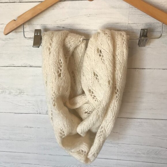 Crochet Scarf Womens One Size Ivory Knit Grandmacore Infinity Coastal Grandma - Picture 1 of 8